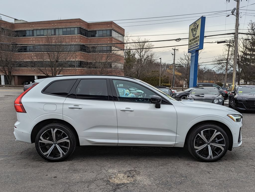 Used 2022 Volvo XC60 B5 R-Design w/ Advanced Package AWD/4WD image 6