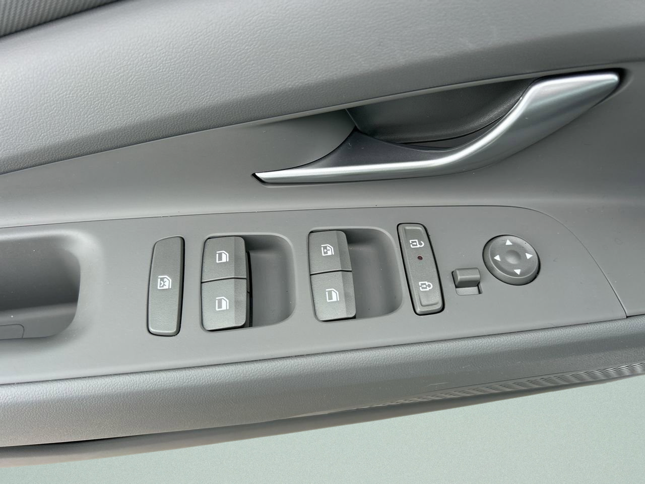 New 2026 Hyundai Elantra Sport FWD image 23