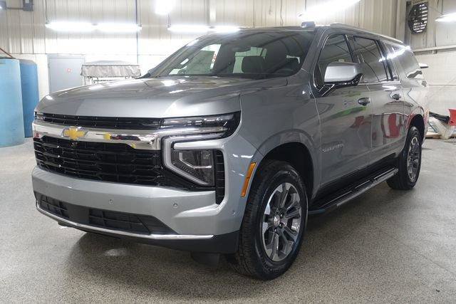 New 2026 Chevrolet Suburban LS image 3