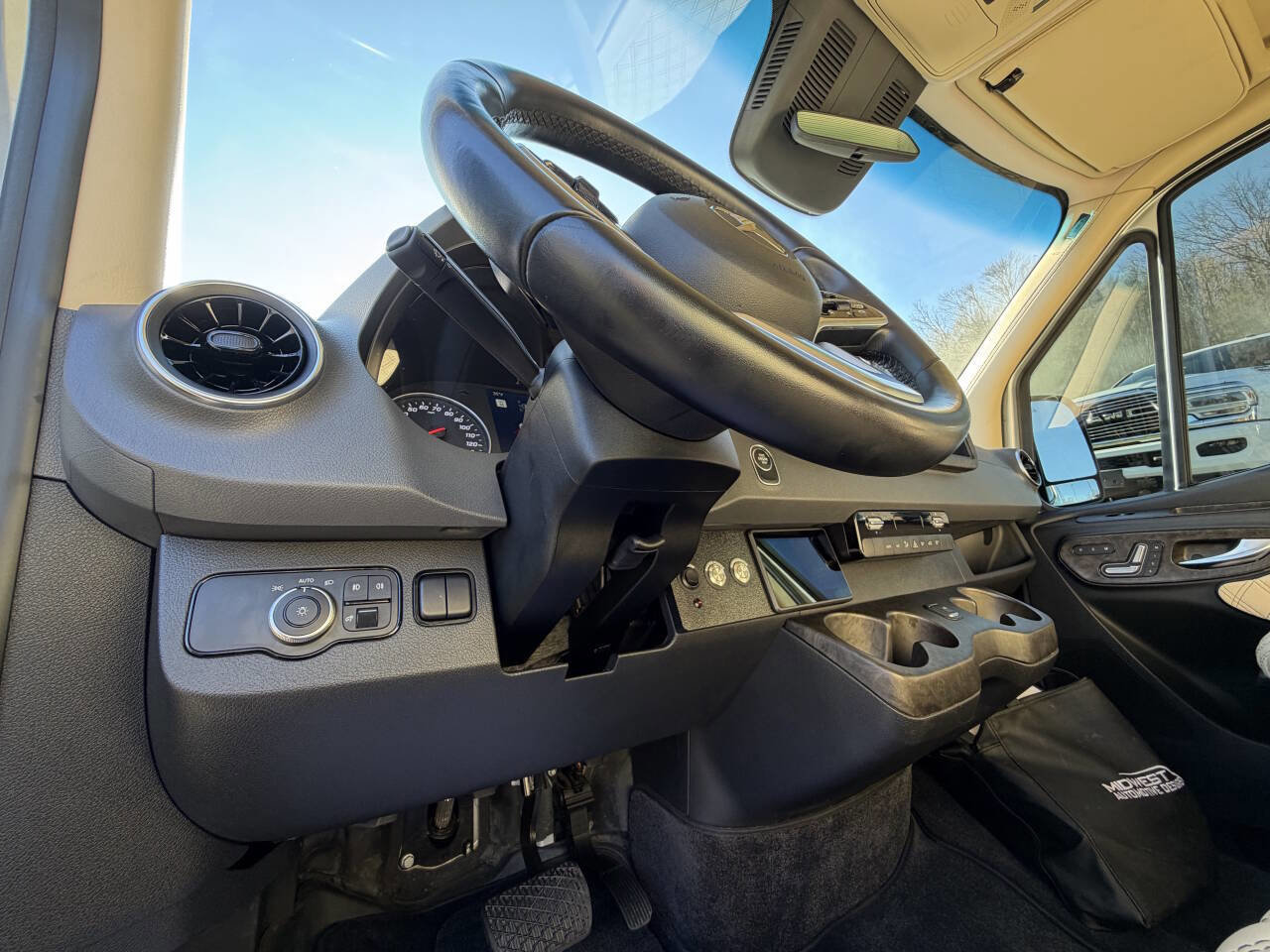 Used 2019 Mercedes-Benz Sprinter 170 image 34