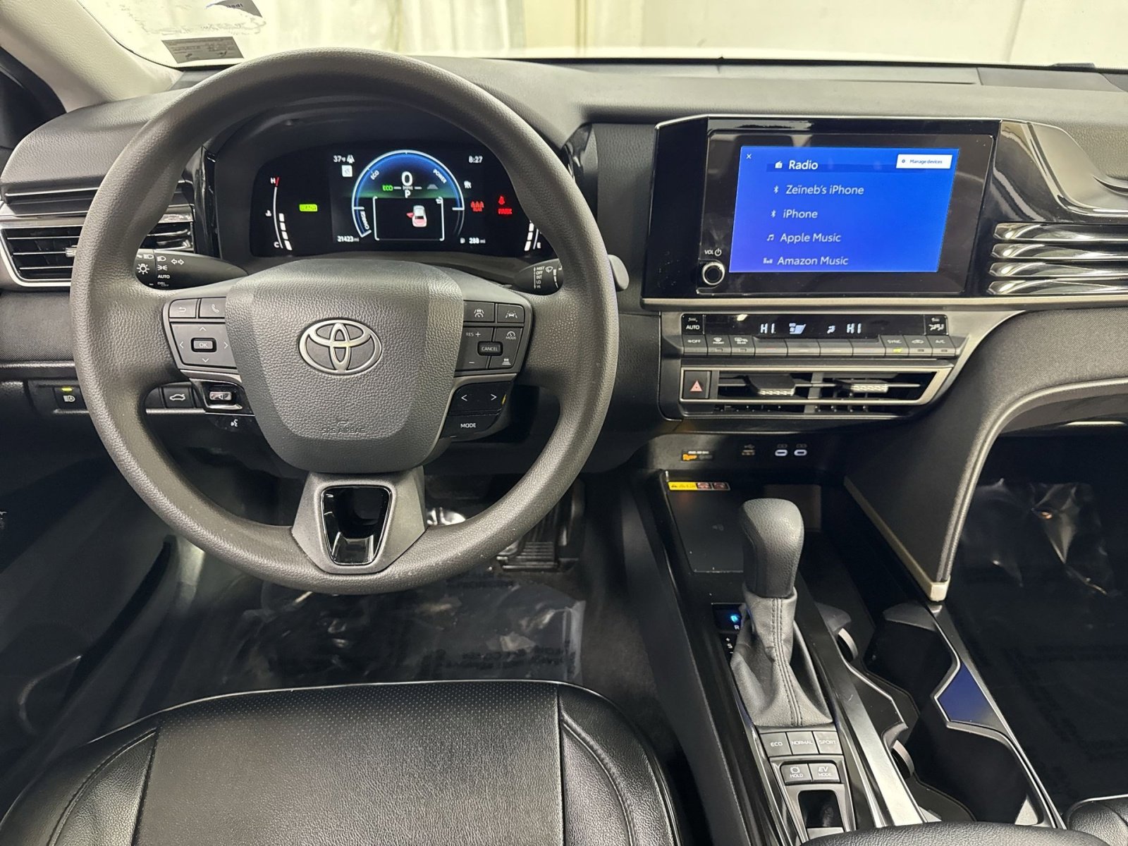 Used 2025 Toyota Camry LE image 27