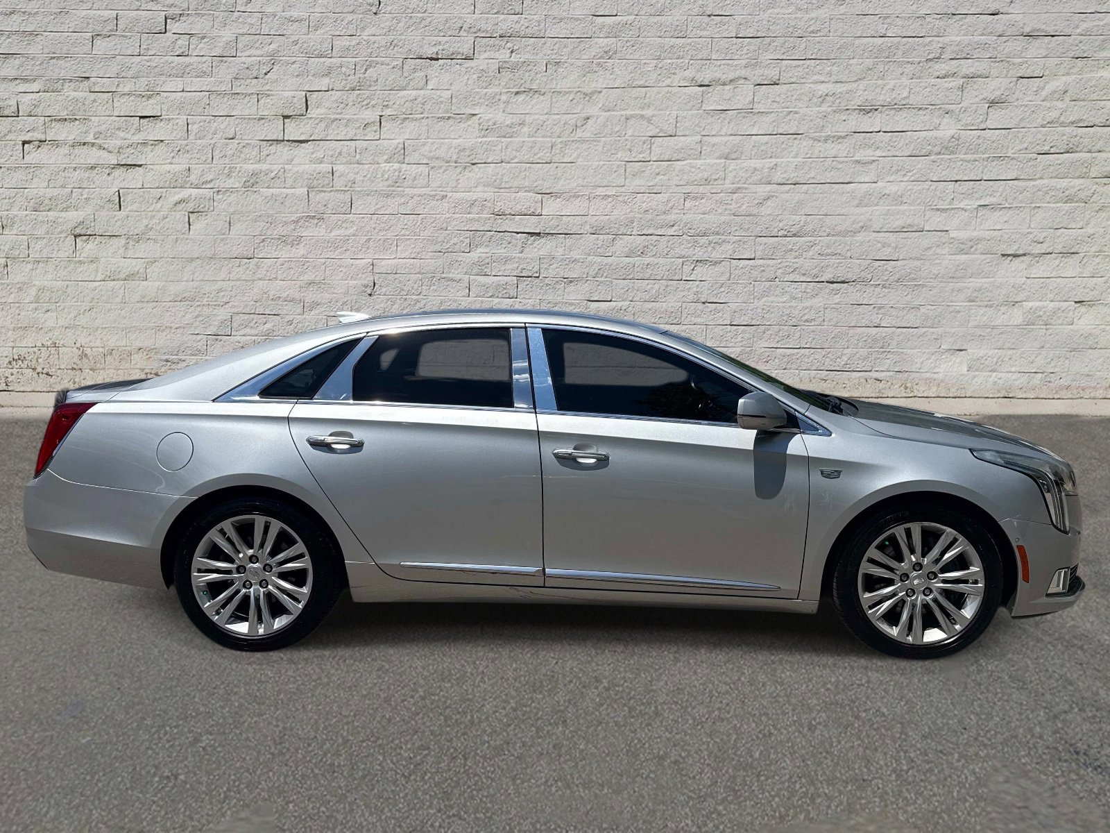 Used 2018 Cadillac XTS Luxury FWD image 6