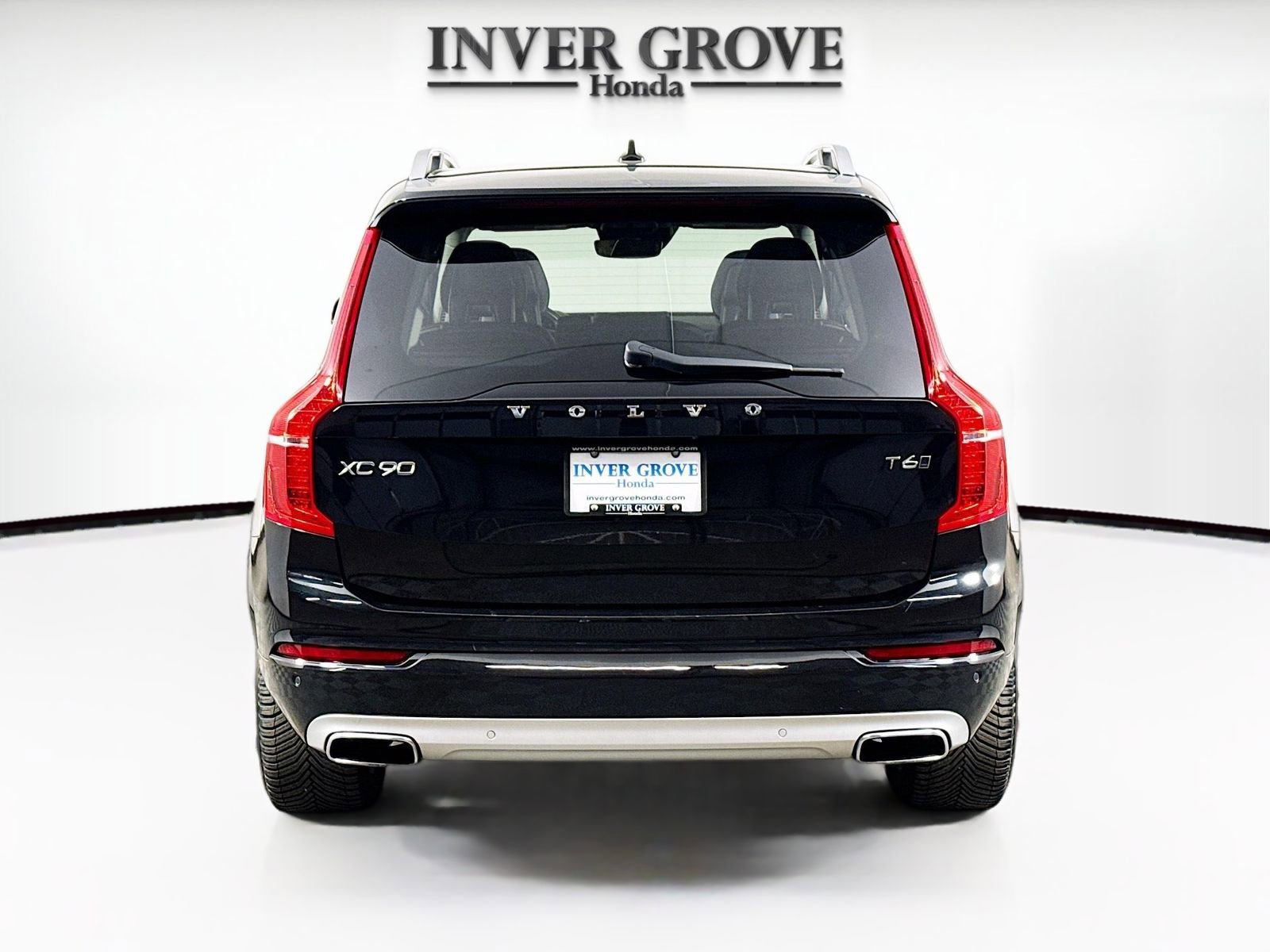 Used 2016 Volvo XC90 T6 Momentum AWD/4WD image 6