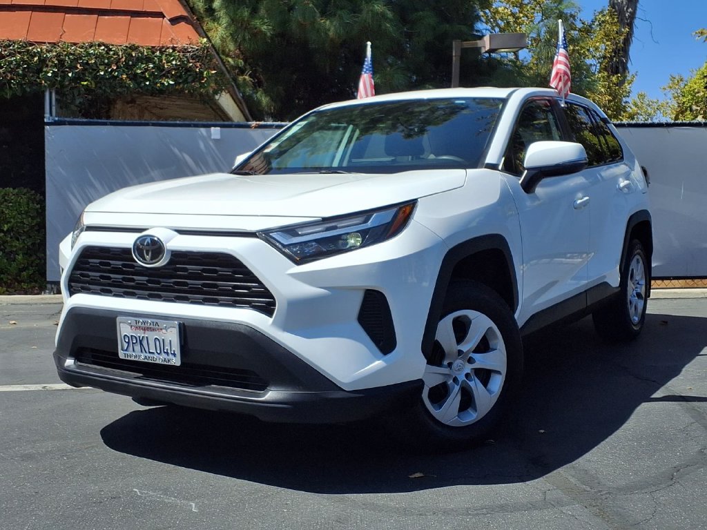 Certified 2024 Toyota RAV4 LE FWD image 39