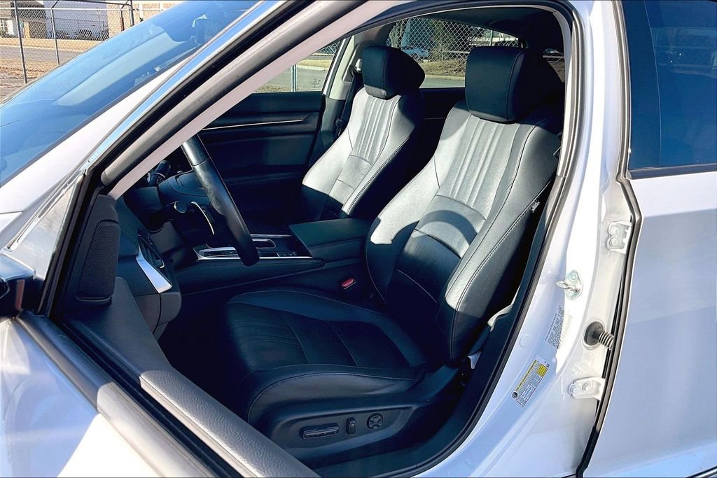 Used 2020 Honda Accord Touring image 35