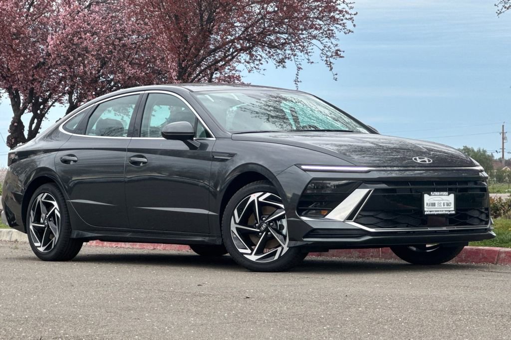 New 2026 Hyundai Sonata SEL FWD image 2