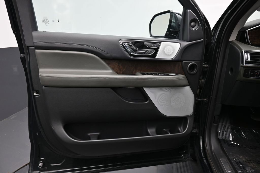 Used 2023 Lincoln Navigator Black Label AWD/4WD image 16