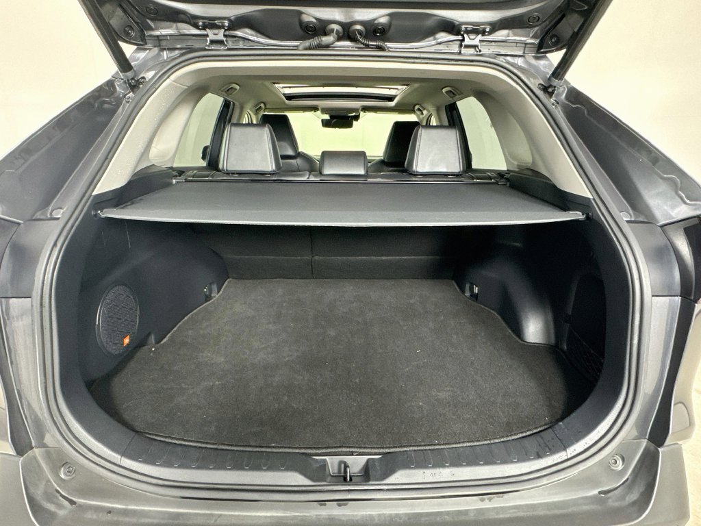 Used 2020 Toyota RAV4 Limited AWD/4WD image 33