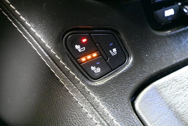 Used 2019 Chevrolet Suburban Premier AWD/4WD image 30
