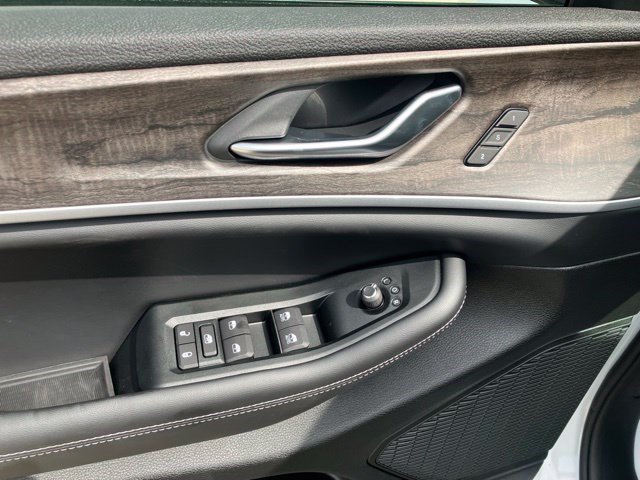 New 2026 Jeep Grand Cherokee Limited w/ Luxury Tech Group II AWD/4WD image 10