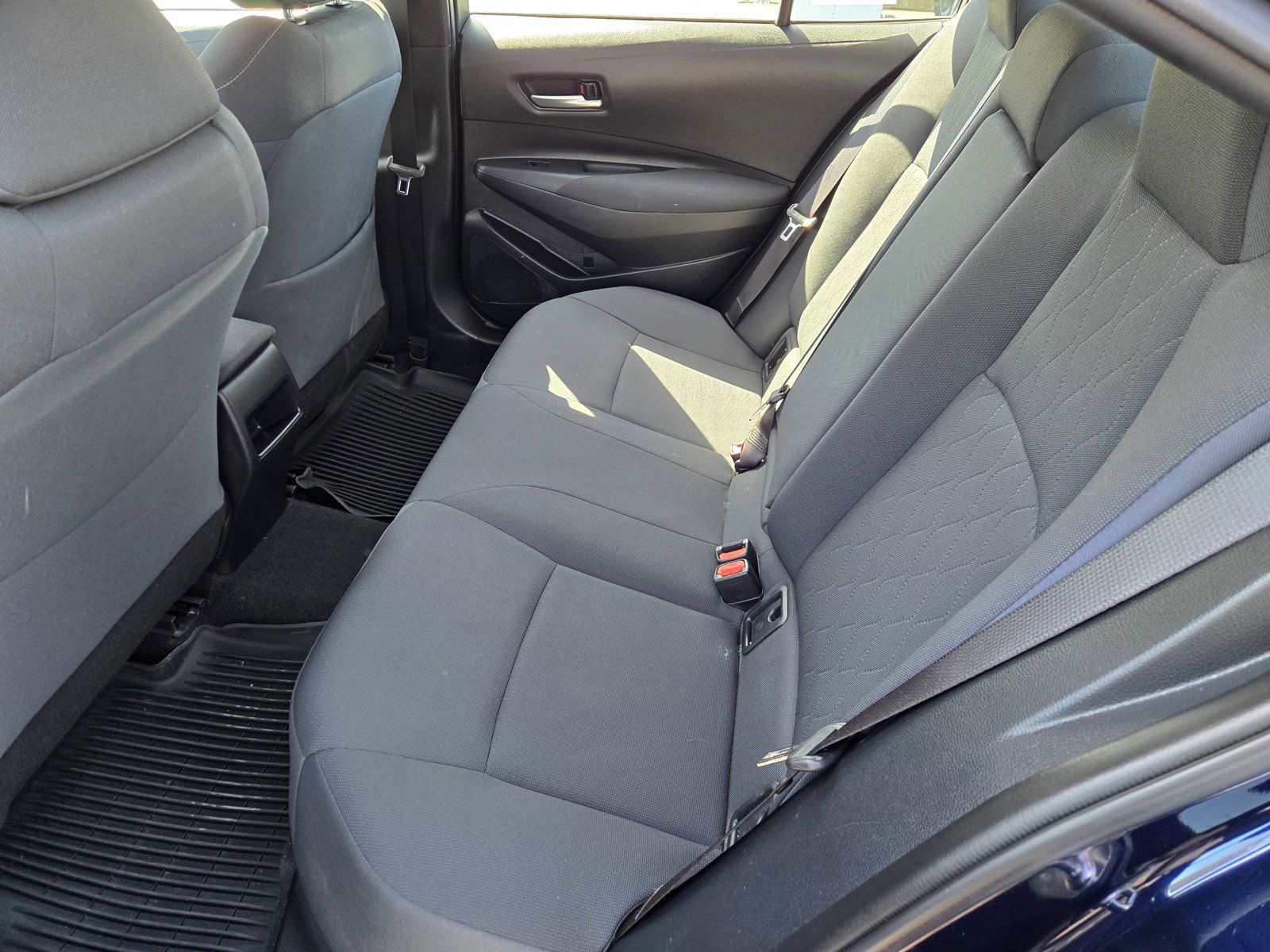 Used 2020 Toyota Corolla LE image 11