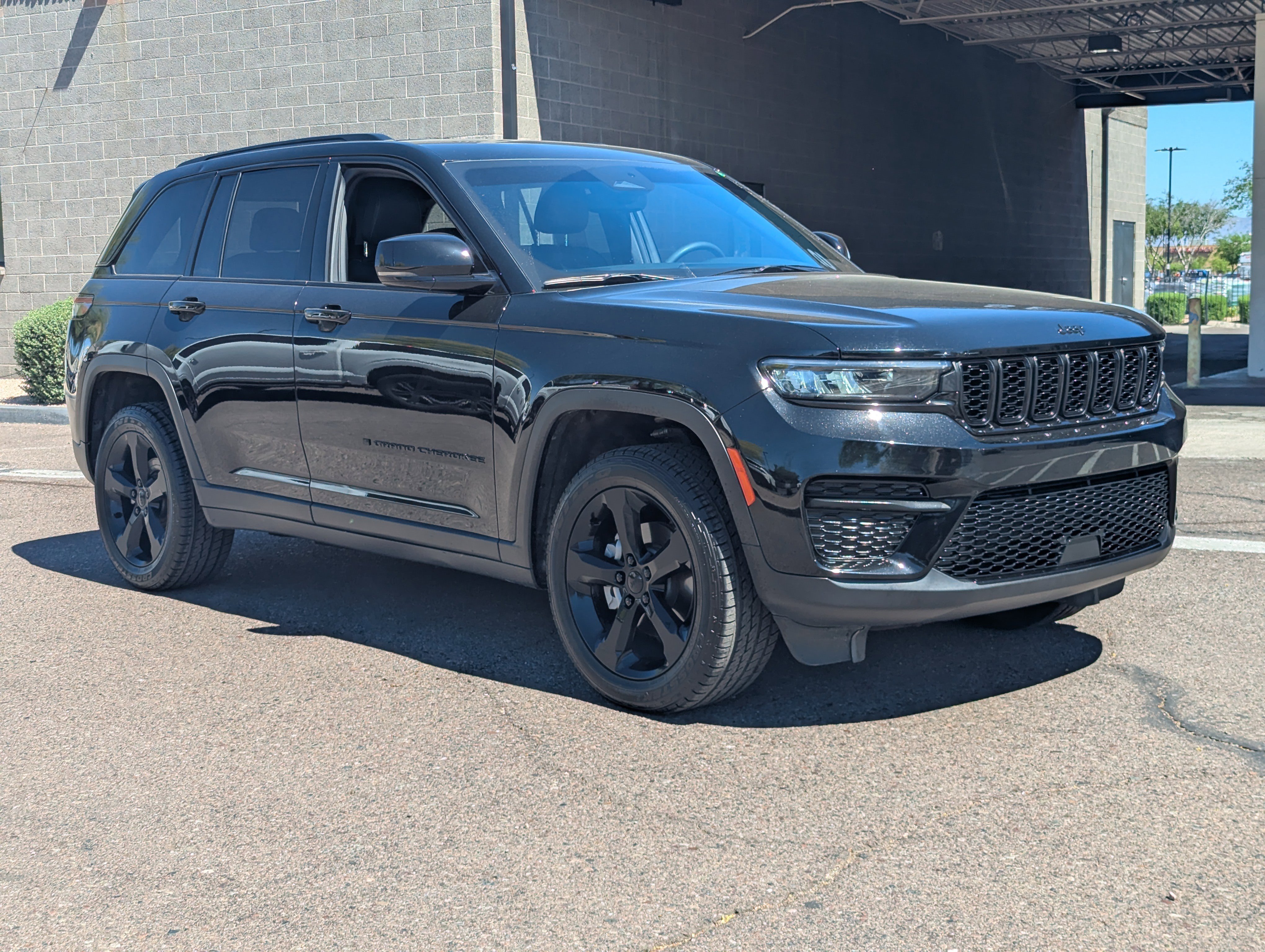 Used 2023 Jeep Grand Cherokee Altitude image 34