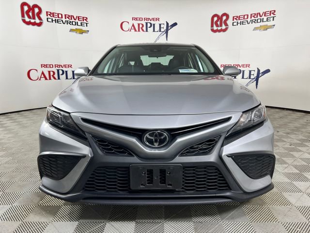 Used 2024 Toyota Camry SE image 2