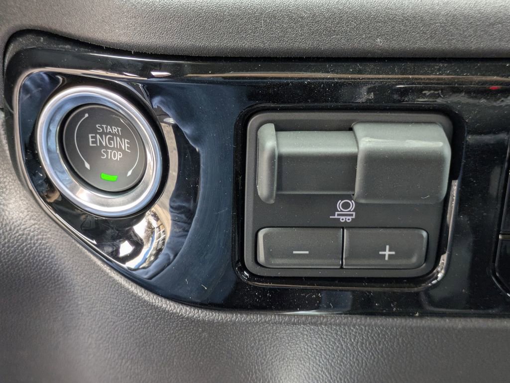 New 2026 GMC Sierra 1500 SLT image 16