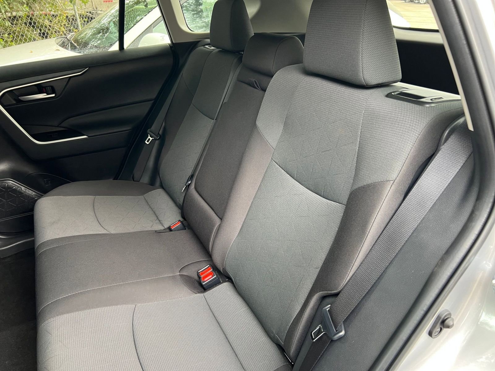 Used 2025 Toyota RAV4 XLE image 31