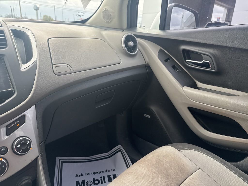 Used 2015 Chevrolet Trax LT w/ LT Sun and Sound Package image 16