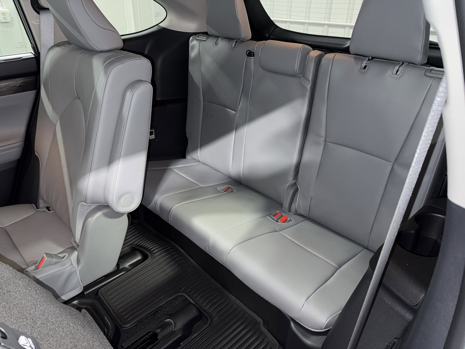 New 2026 Toyota Highlander Platinum image 18