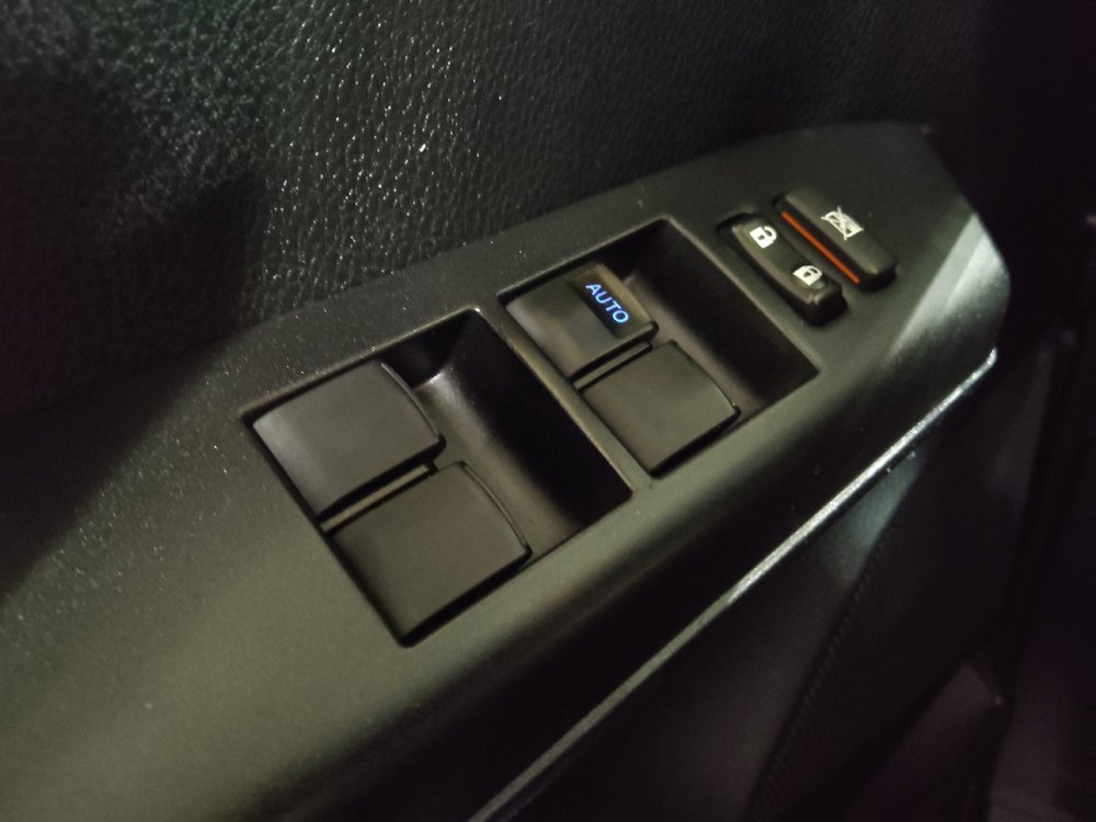 Used 2018 Toyota RAV4 LE w/ All Weather Liner Package AWD/4WD image 27