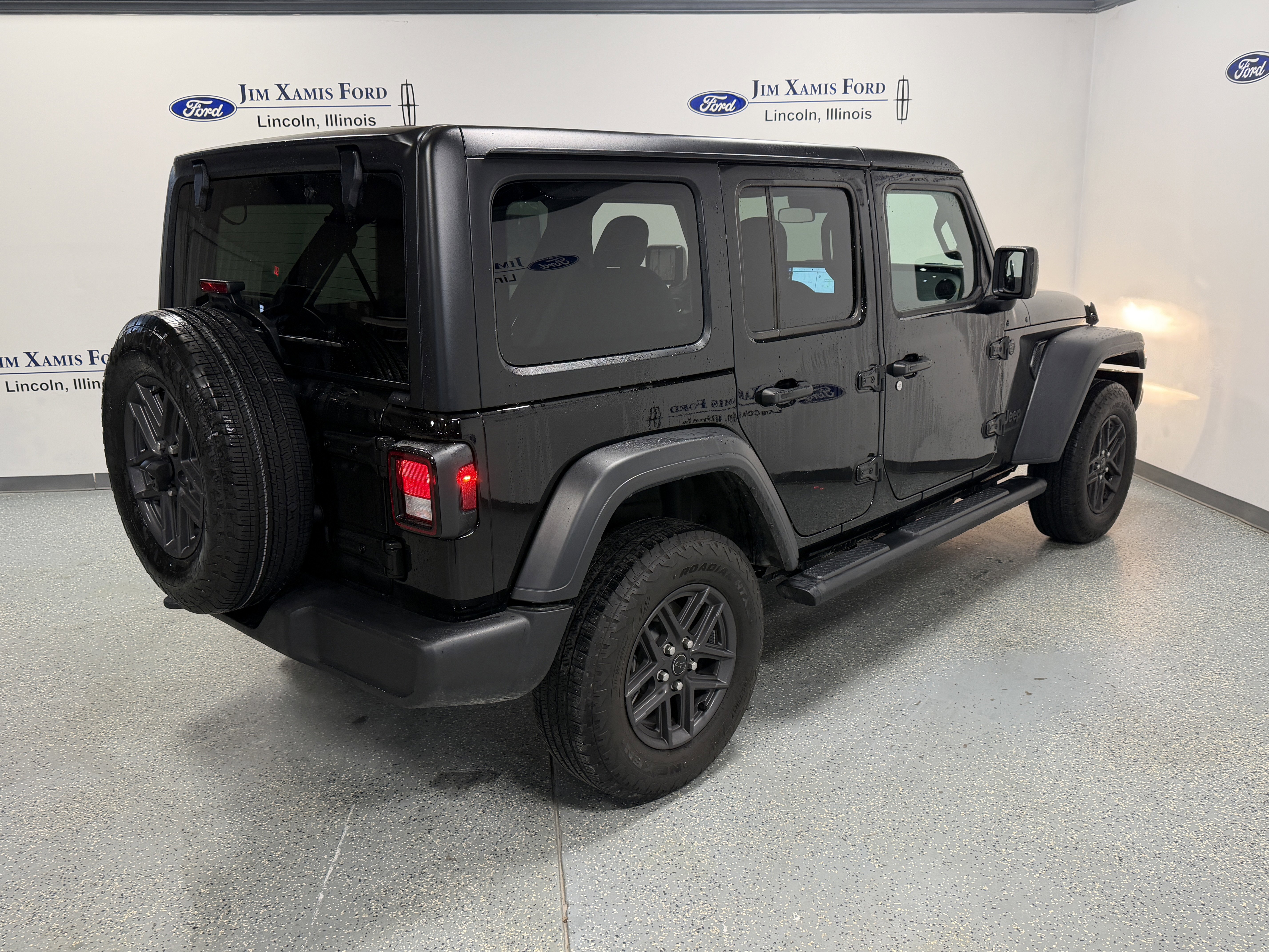 Used 2024 Jeep Wrangler Sport S image 6