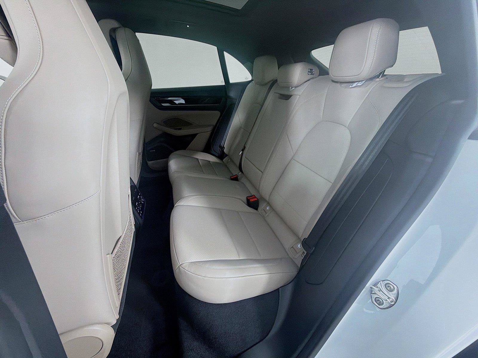 Certified 2026 Porsche Macan Electric RWD image 21
