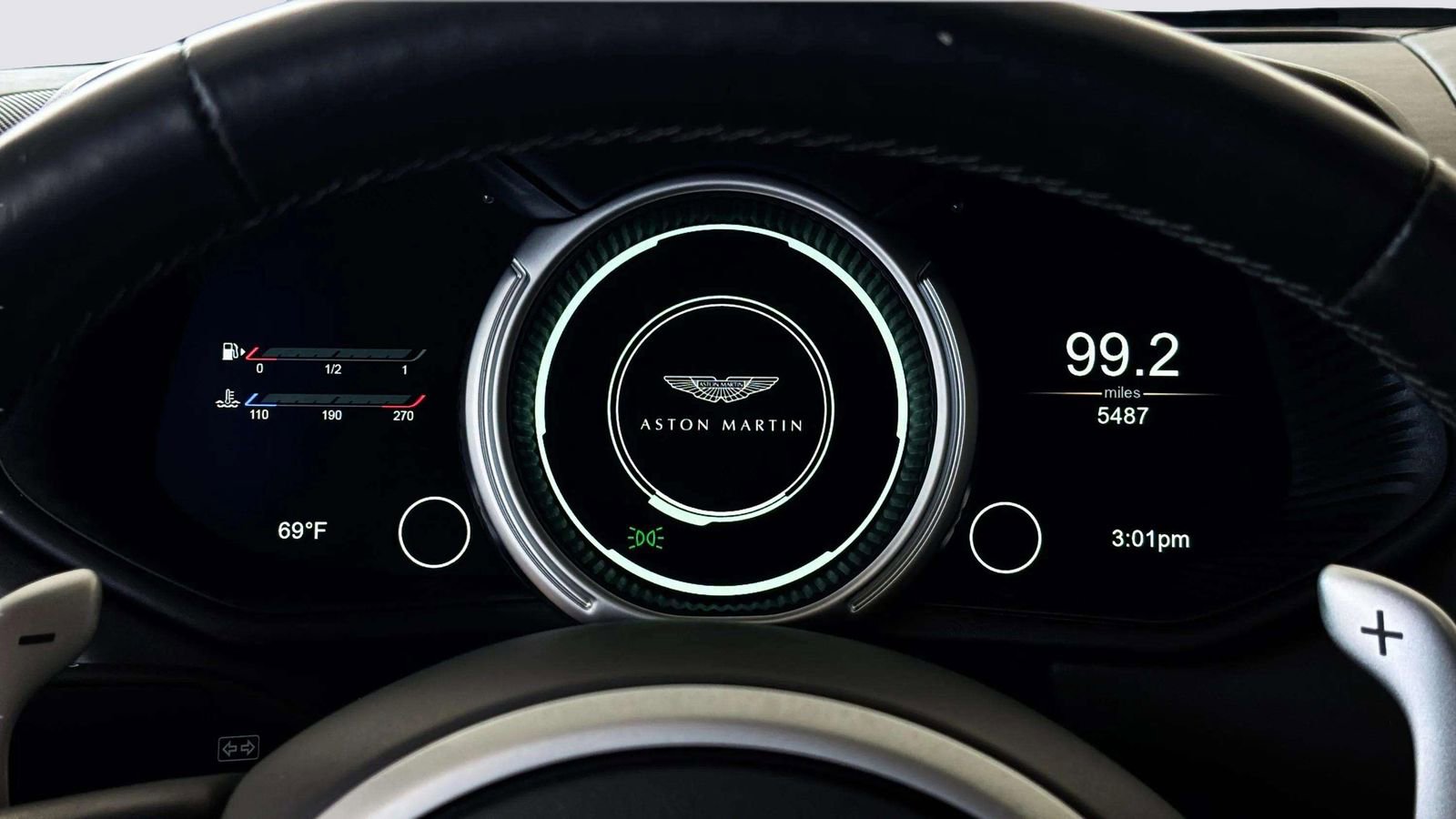 Used 2022 Aston Martin DB11 Coupe image 27