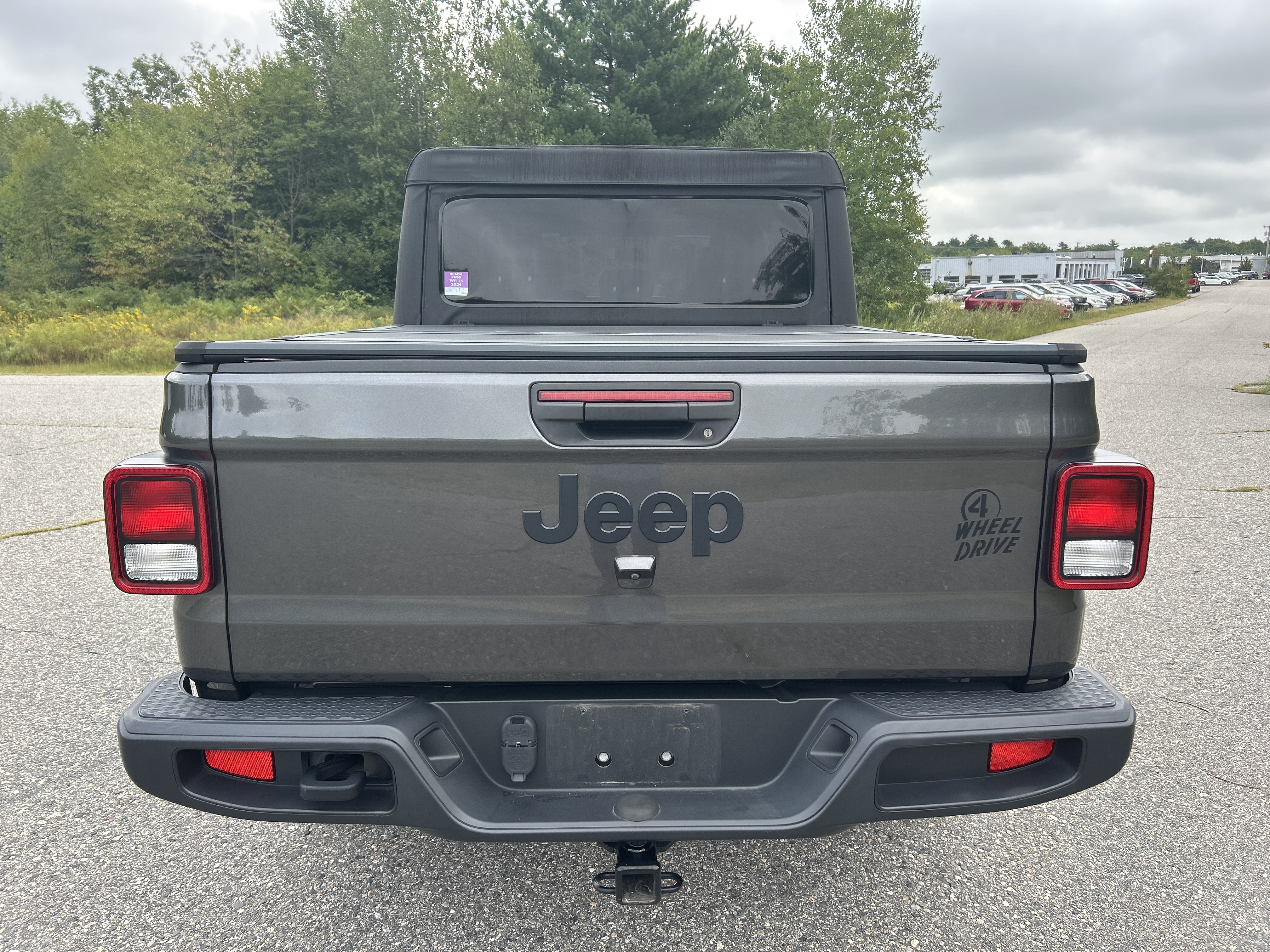 Used 2022 Jeep Gladiator Sport AWD/4WD image 6