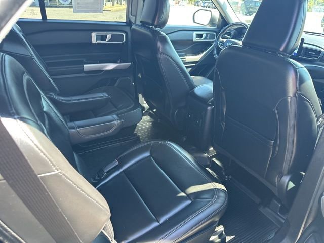 Used 2022 Ford Explorer XLT w/ Equipment Group 202A image 19
