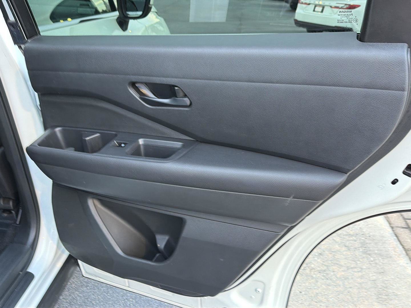 Used 2025 Nissan Pathfinder SV AWD/4WD image 16