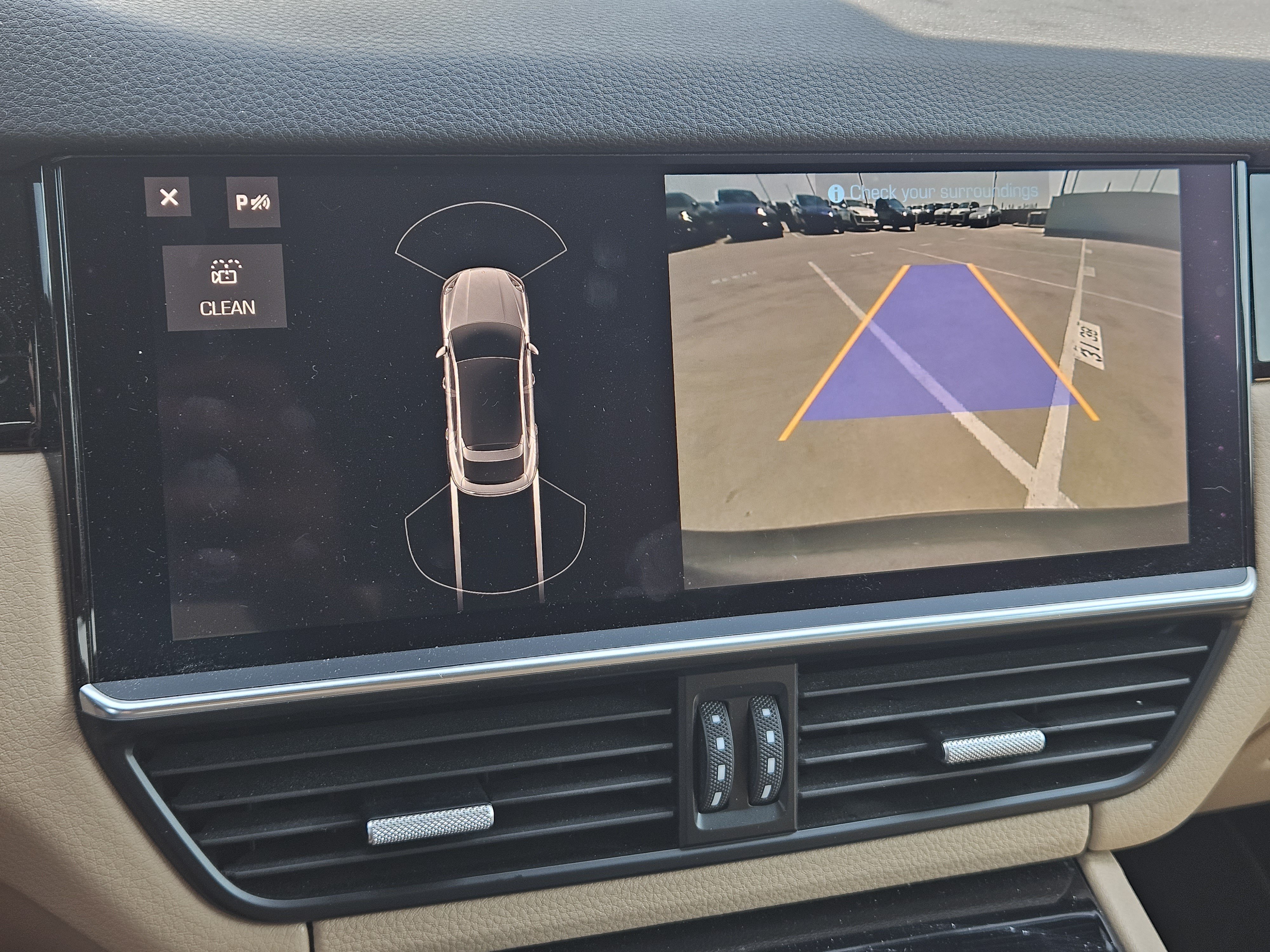 Certified 2021 Porsche Cayenne Coupe AWD/4WD image 18