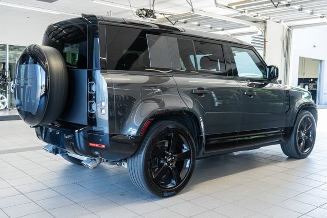 Used 2025 Land Rover Defender 110 V8 AWD/4WD image 6
