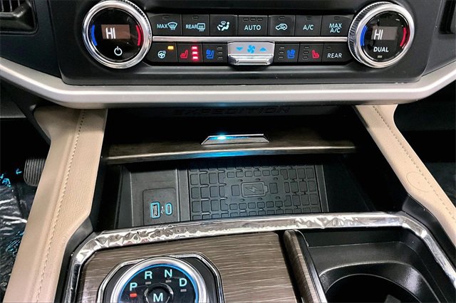 Used 2022 Ford Expedition Limited image 17