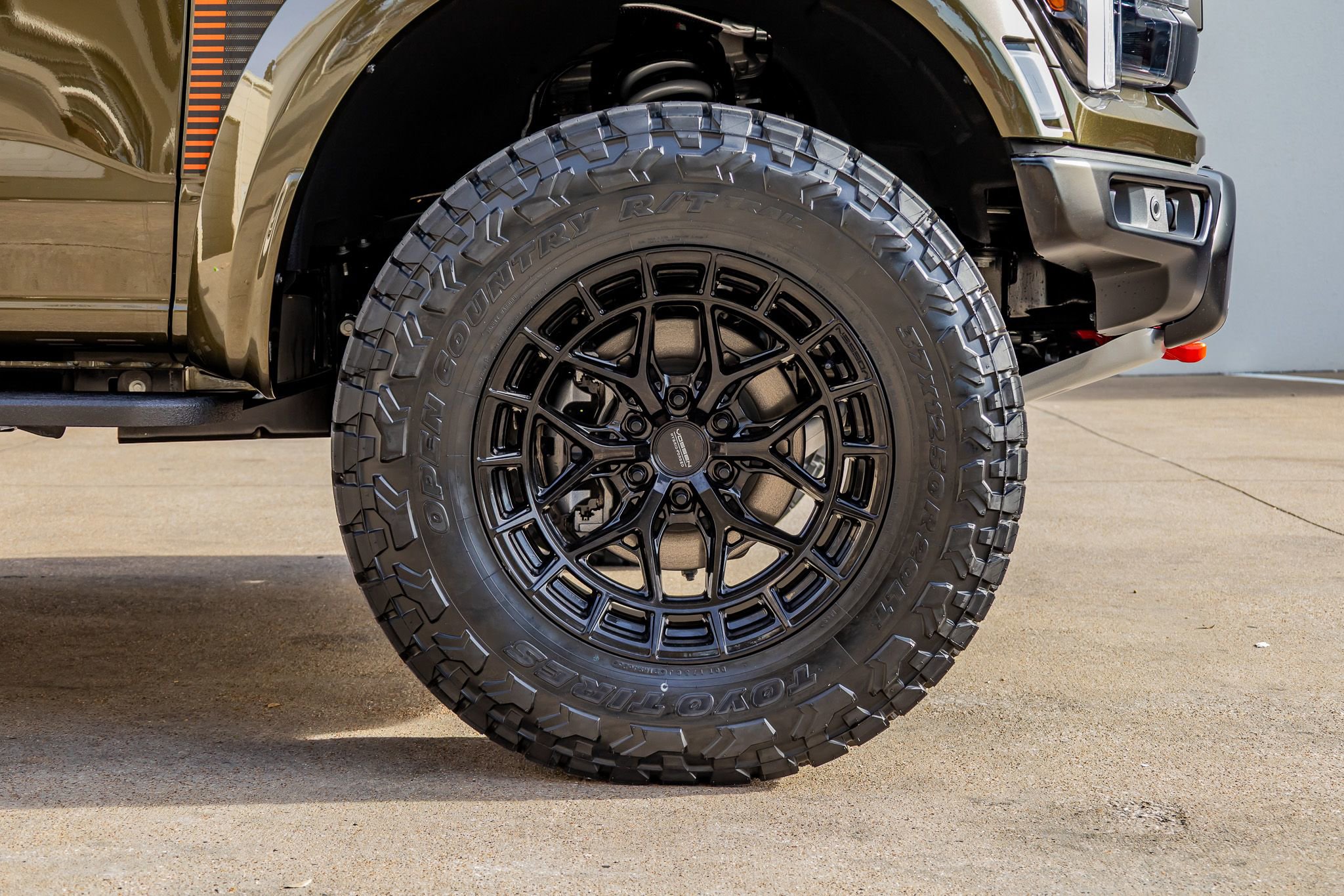 Used 2026 Ford F150 Raptor w/ Equipment Group 803A Raptor R AWD/4WD image 12