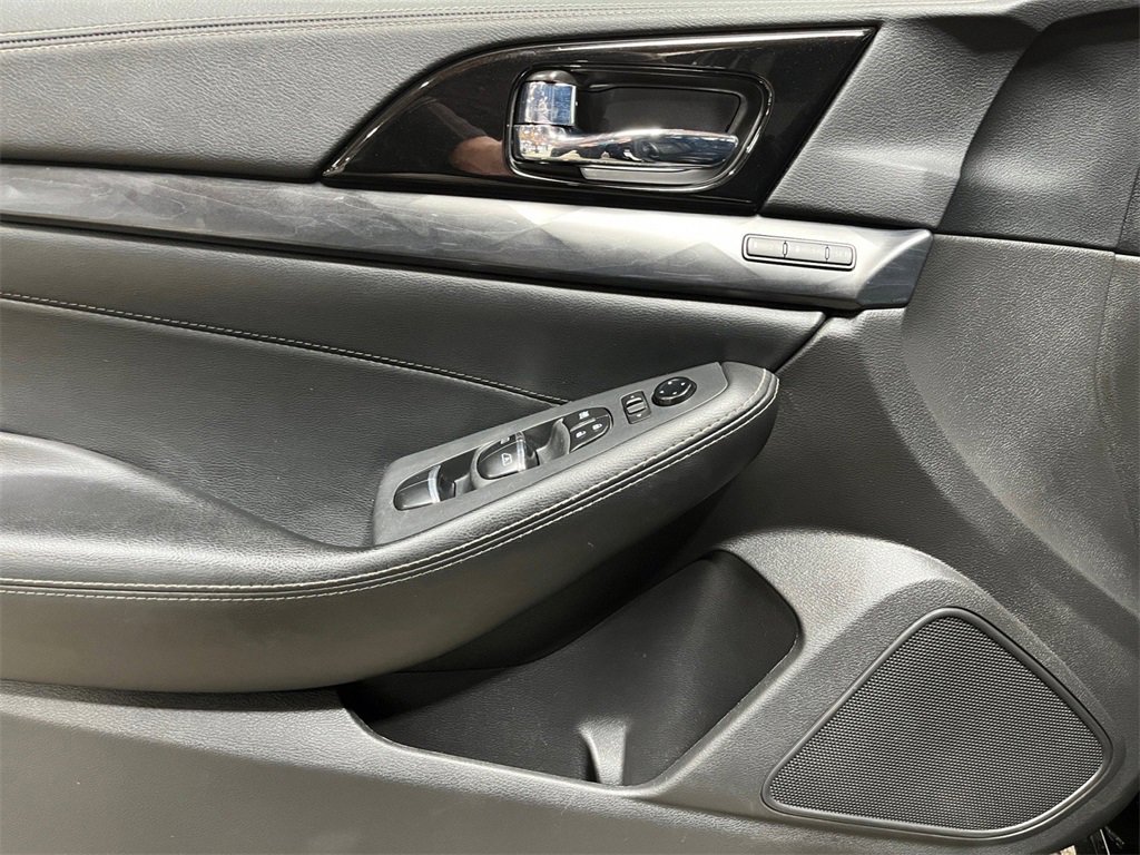 Used 2023 Nissan Maxima Platinum image 23