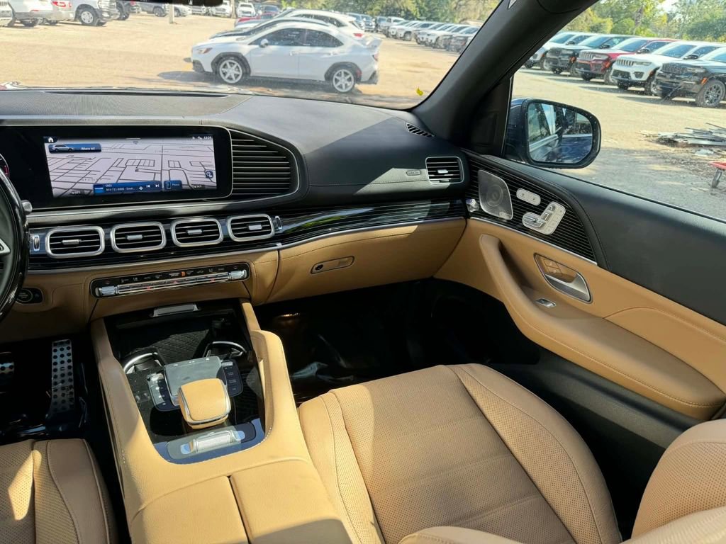 Used 2024 Mercedes-Benz GLS 580 4MATIC image 37