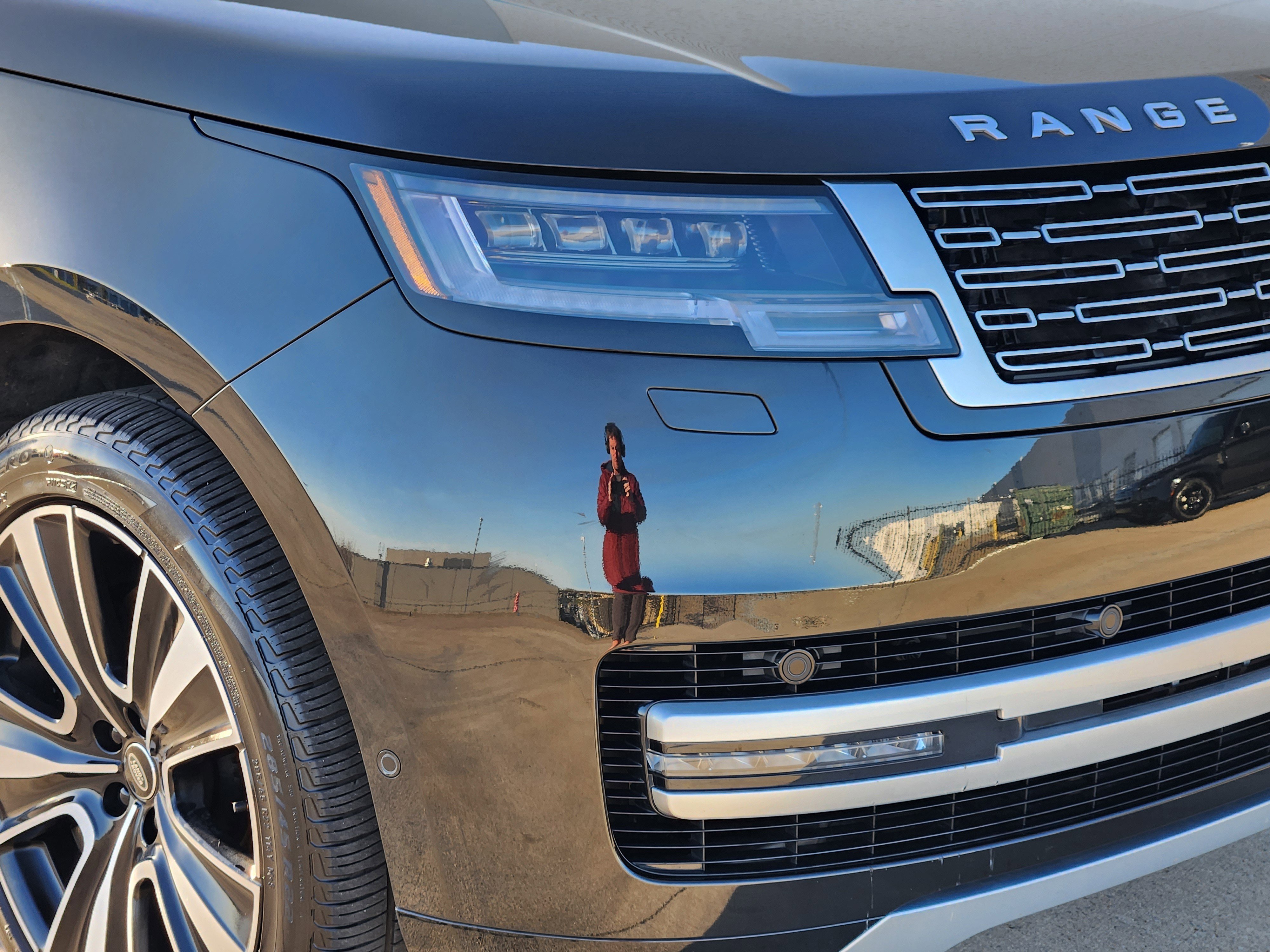 Certified 2024 Land Rover Range Rover Long Wheelbase Autobiography image 8