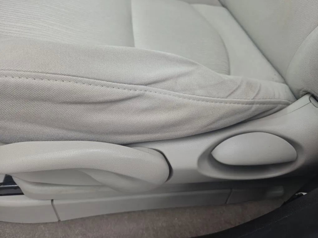Used 2010 MAZDA MAZDA5 Touring FWD image 10