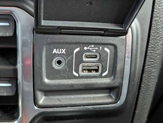 Used 2022 Jeep Wrangler Unlimited Rubicon 4xe AWD/4WD image 19