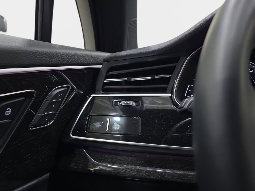 Used 2025 Audi Q7 3.0T Prestige w/ Prestige Package image 29