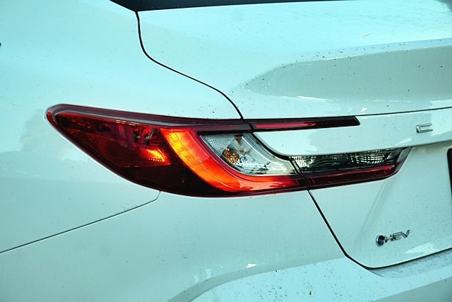 Used 2026 Toyota Camry Hybrid FWD image 8