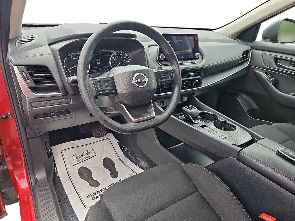 Used 2025 Nissan Rogue S FWD image 16