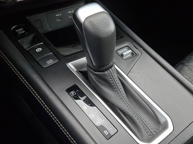 Used 2025 Nissan Kicks SV AWD/4WD image 16