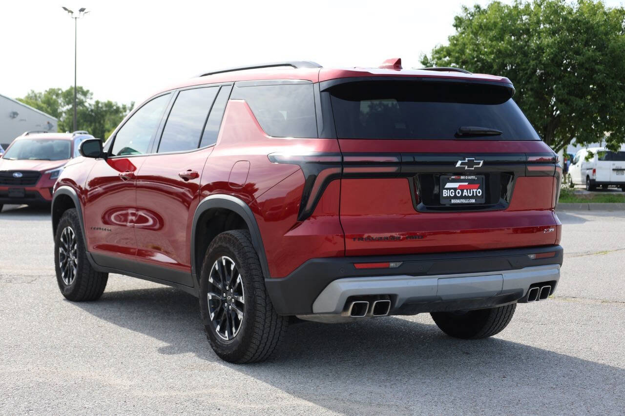 Used 2025 Chevrolet Traverse Z71 AWD/4WD image 11