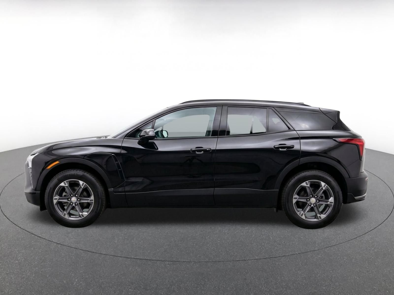 Used 2025 Chevrolet Blazer LT FWD image 4