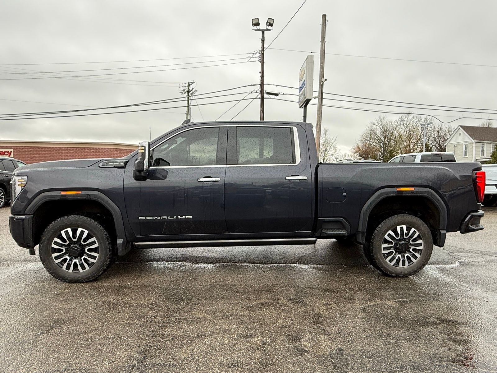 Used 2024 GMC Sierra 3500 Denali Ultimate image 3