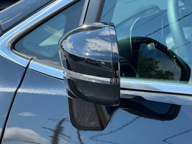Used 2025 Chrysler Pacifica Select w/ Uconnect Theater Family Group AWD/4WD image 43