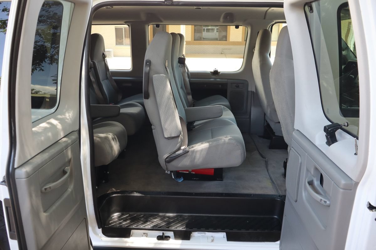 Used 2012 Ford E-350 and Econoline 350 XLT RWD image 20