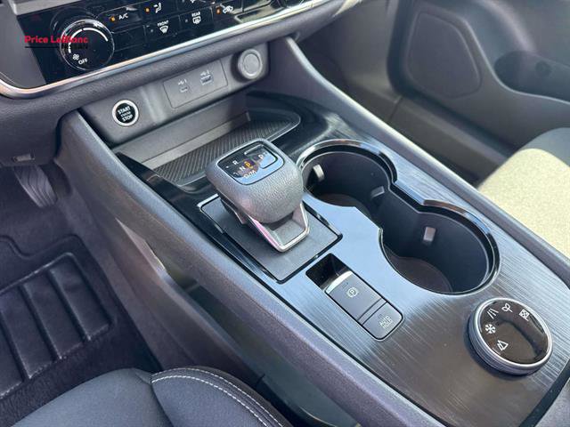 Used 2023 Nissan Rogue S image 45