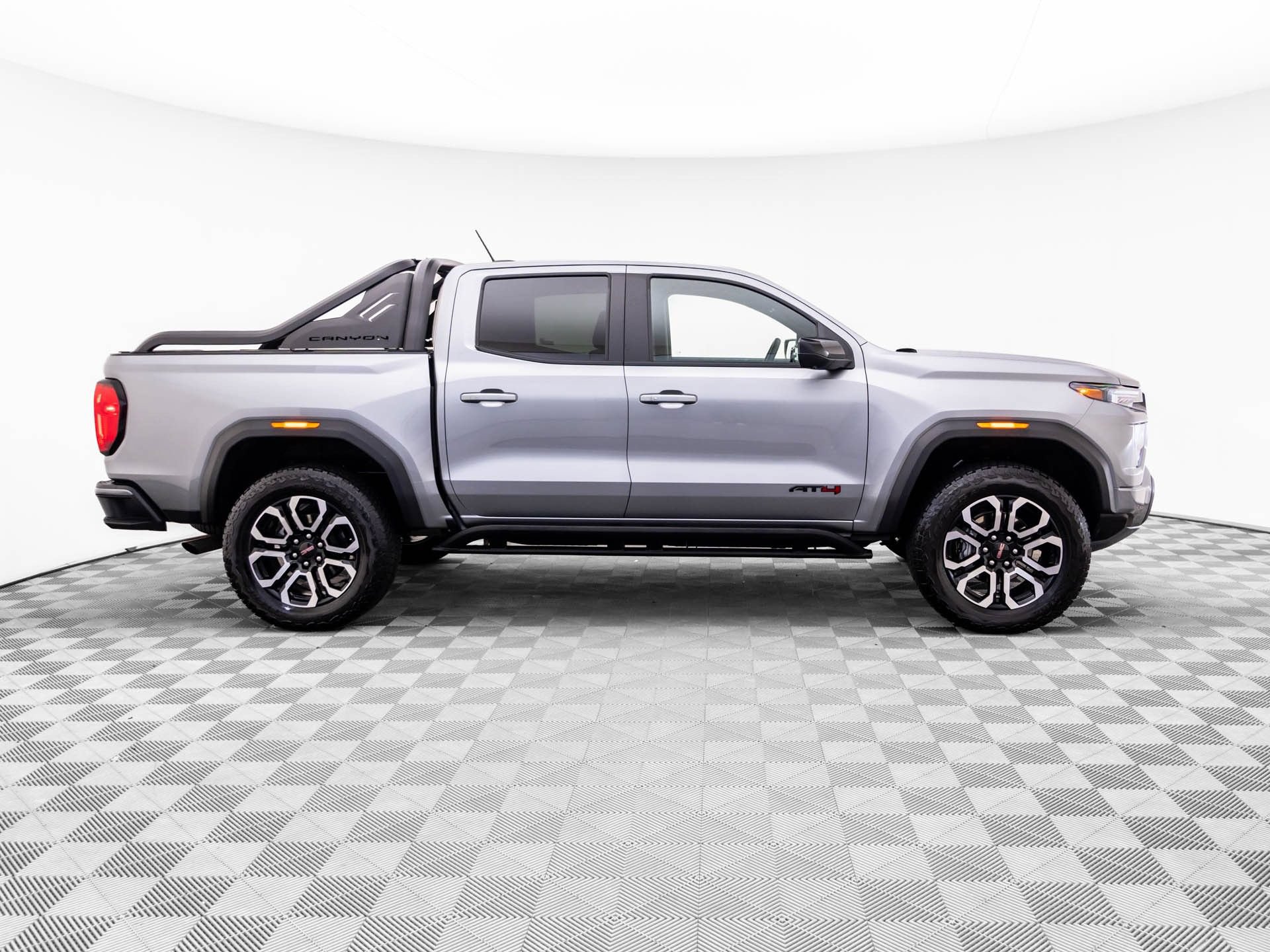 Used 2025 GMC Canyon AT4 w/ Nightfall Edition AWD/4WD image 6