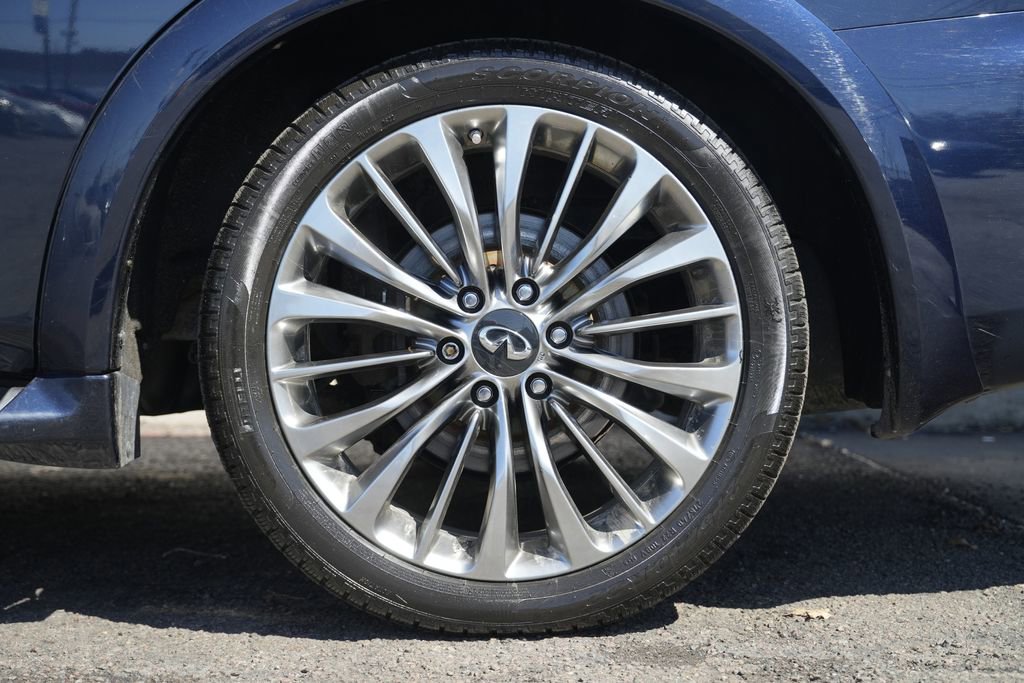 Used 2021 INFINITI QX80 Sensory w/ Cargo Package AWD/4WD image 11