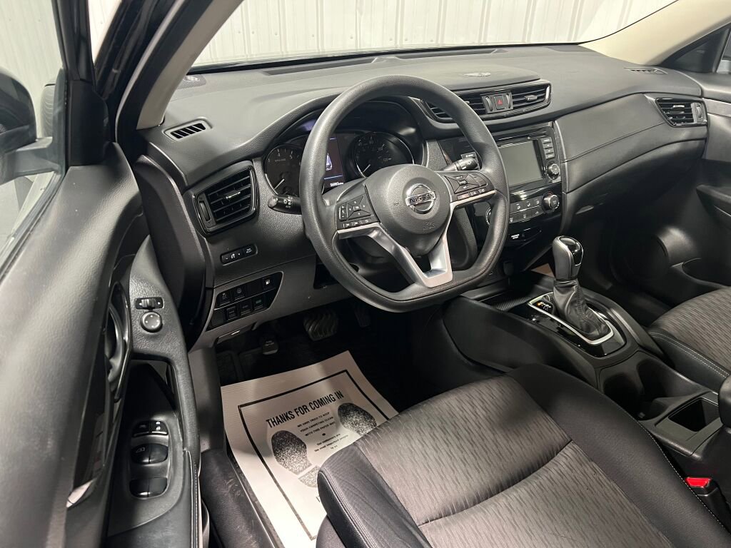 Used 2020 Nissan Rogue S image 2